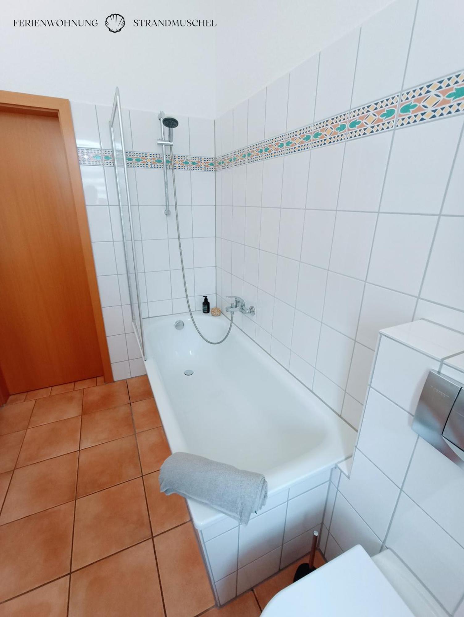 Ferienwohnung Strandmuschel In Der Villa Daheim In Juliusruh Breege Exterior foto